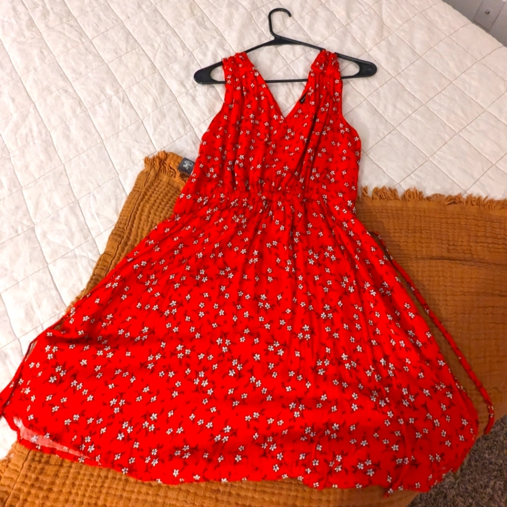 Mercer&Madison Red floral v neck mini dress in size 12
